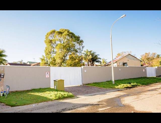 11 BEDROOM HOUSE FOR SALE IN TERENURE